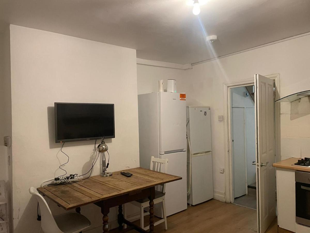Balham, South London Spacious Guest House 5, 6 Rooms Available Londres Exterior foto
