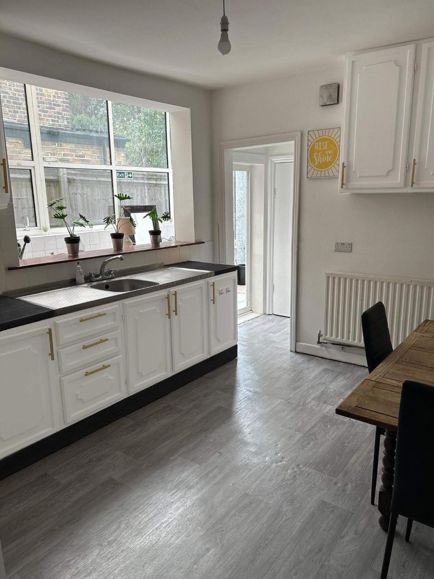 Balham, South London Spacious Guest House 5, 6 Rooms Available Londres Exterior foto